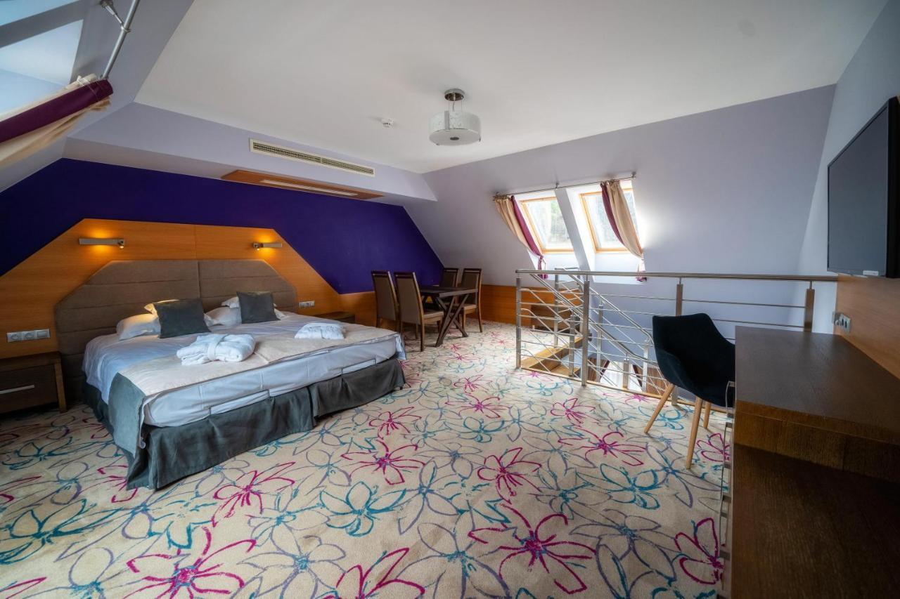 Hotel & Spa Czarny Gron Rzyki Luaran gambar