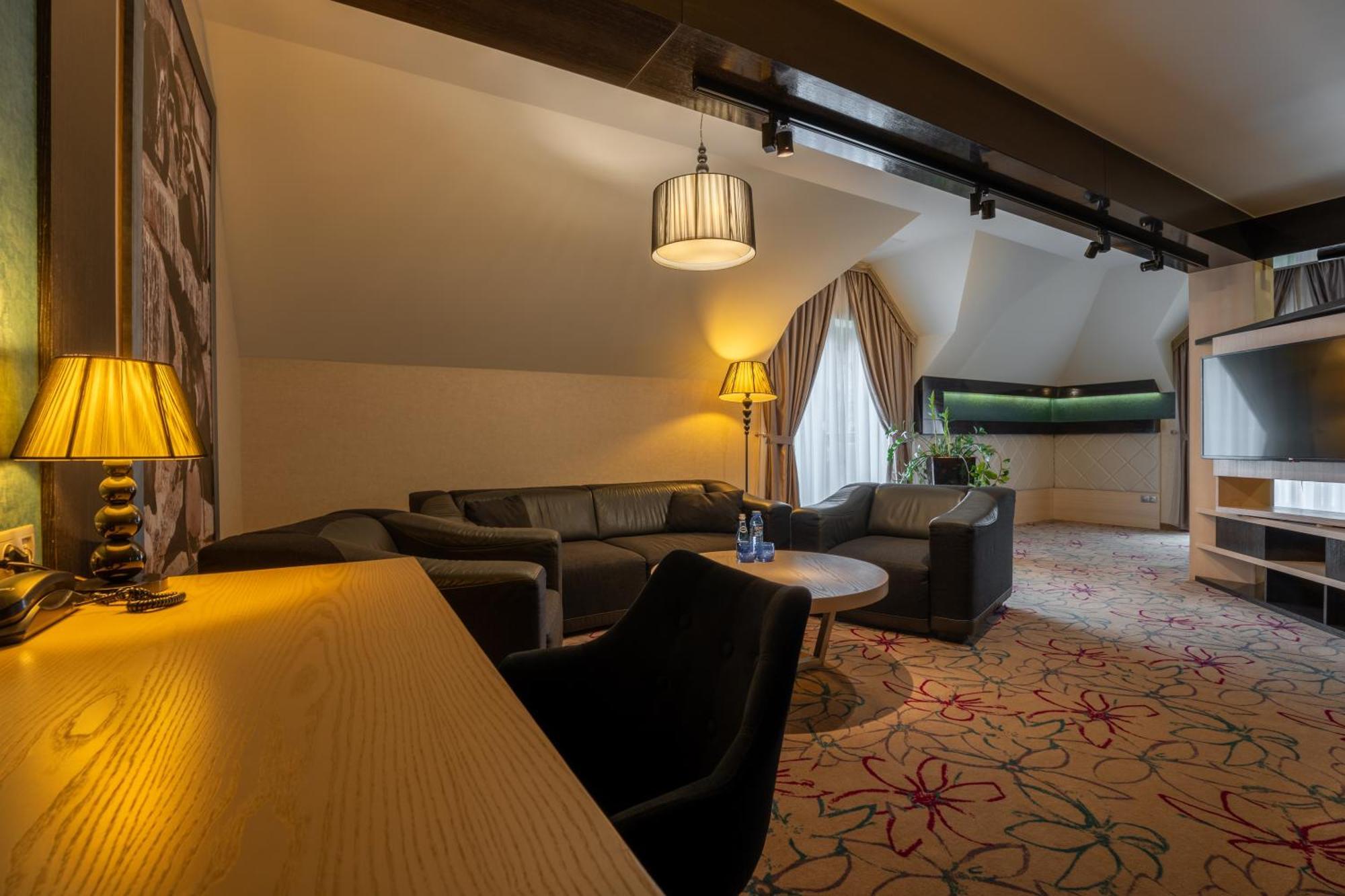 Hotel & Spa Czarny Gron Rzyki Luaran gambar