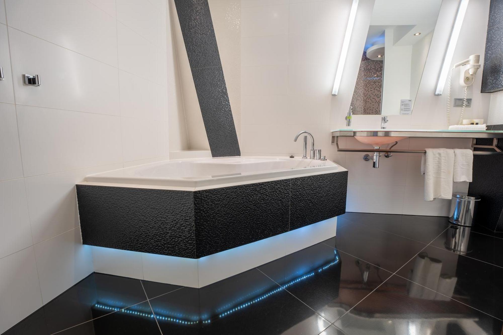 Hotel & Spa Czarny Gron Rzyki Luaran gambar