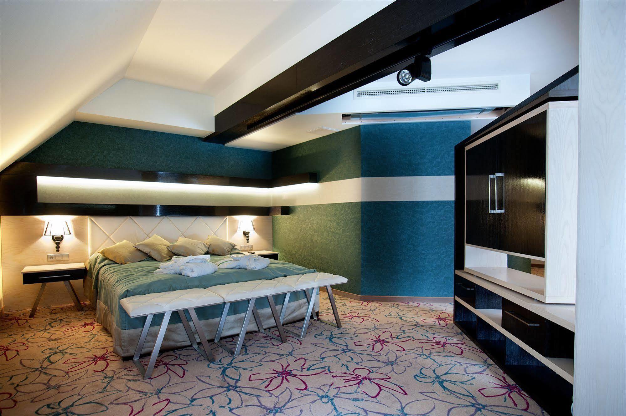 Hotel & Spa Czarny Gron Rzyki Luaran gambar